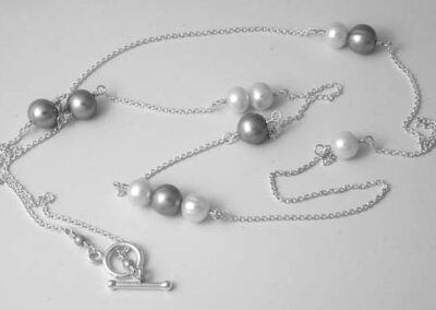 Long pearl chain
