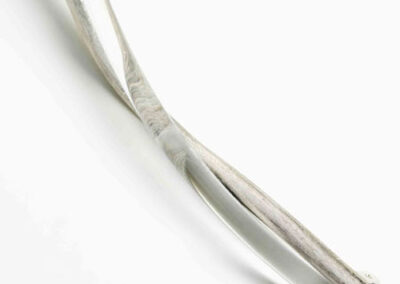 Twisted brooch